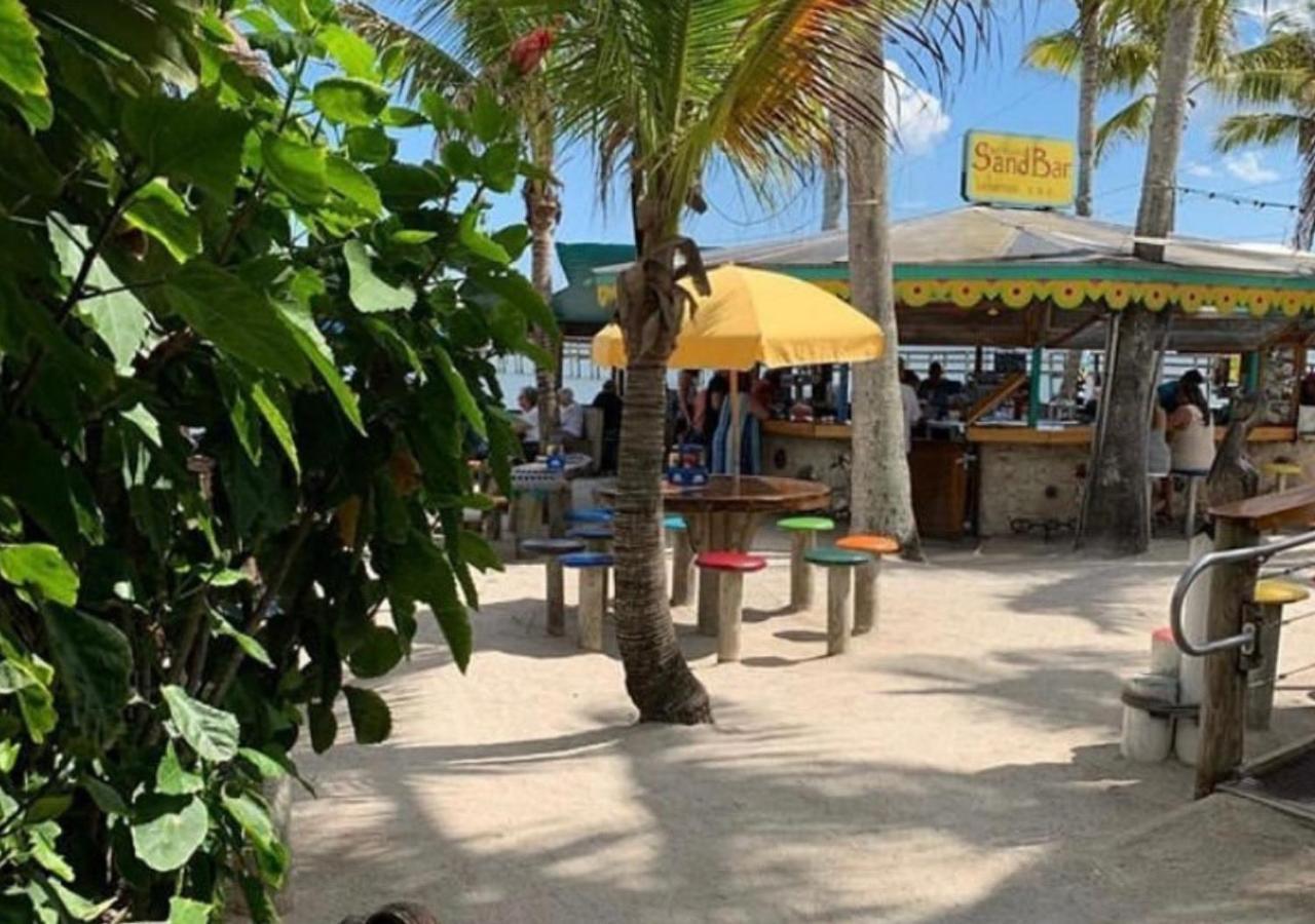Capt Hirams Resort Sebastian Extérieur photo