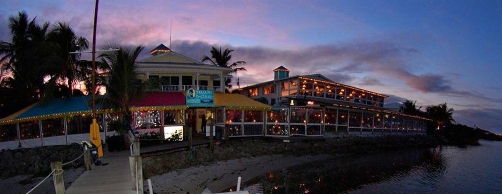 Capt Hirams Resort Sebastian Extérieur photo