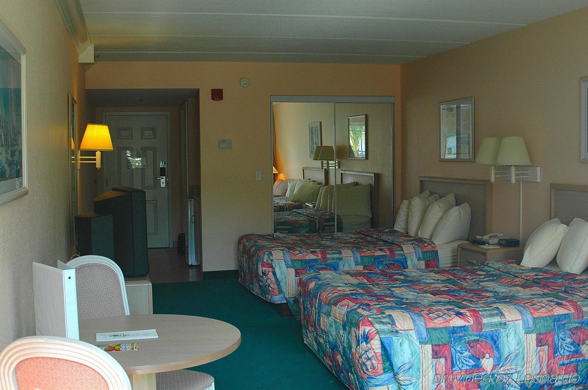 Capt Hirams Resort Sebastian Chambre photo